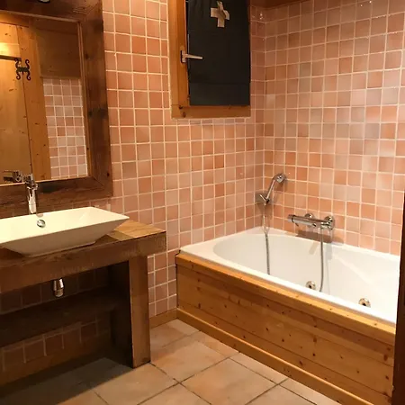 Velajule Chalet