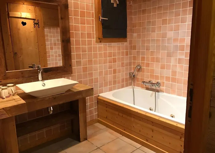 Velajule Chalet